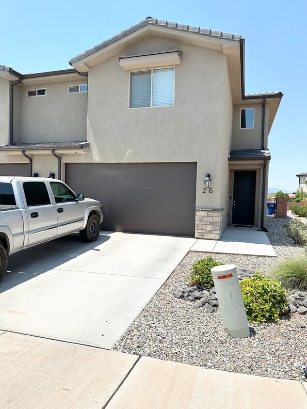 Primary Photo - Tortoise Rock Dr Townhome!