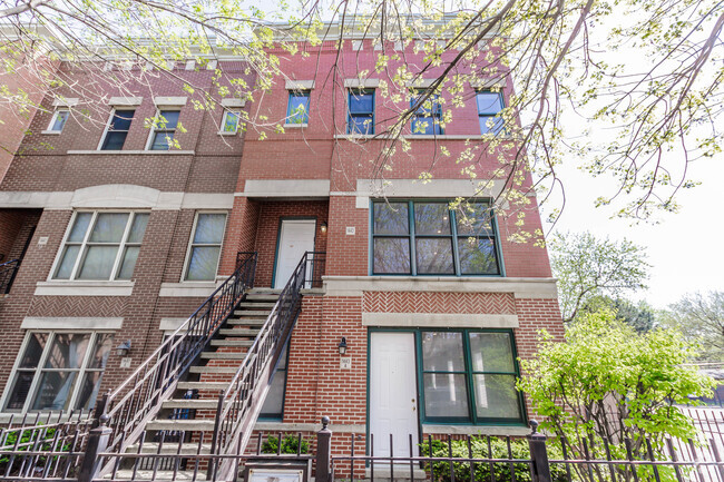 Building Photo - 1443 W Fillmore St