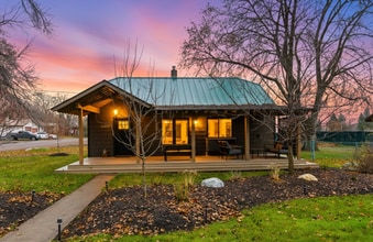 Building Photo - 809 3rd Ave W
