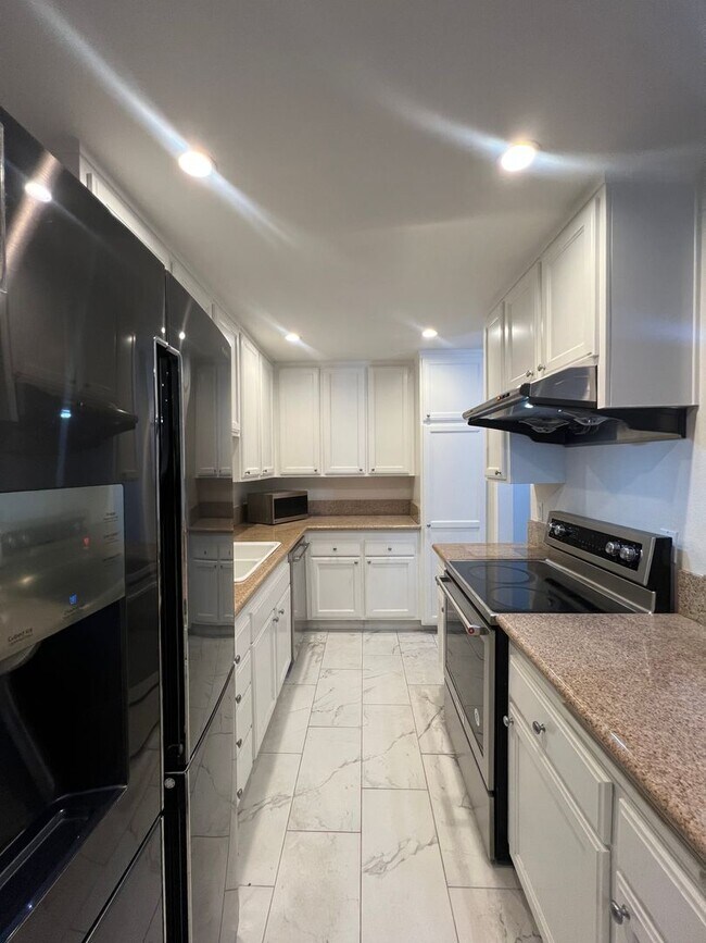 Foto del edificio - 6526 Ocean Crest Dr