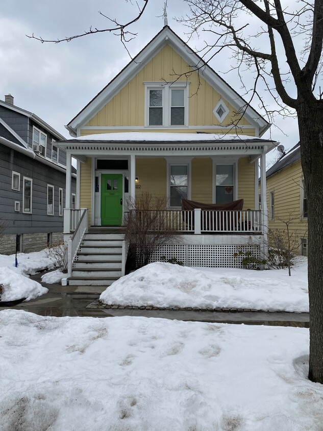 Primary Photo - 2022 W Eastwood Ave