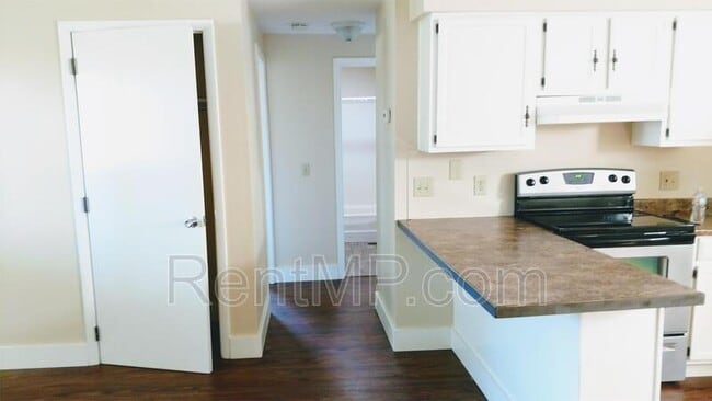 Foto del edificio - 303 S Oak St