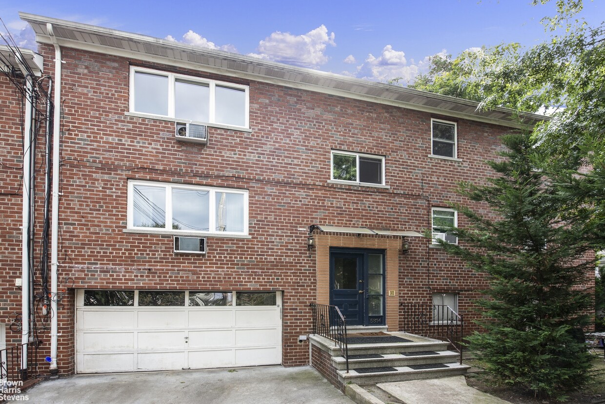Primary Photo - 5834 Fieldston Rd