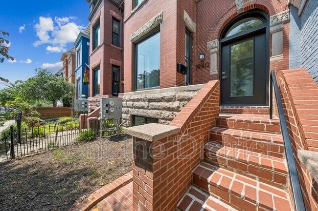 Building Photo - 1940 1st St NW