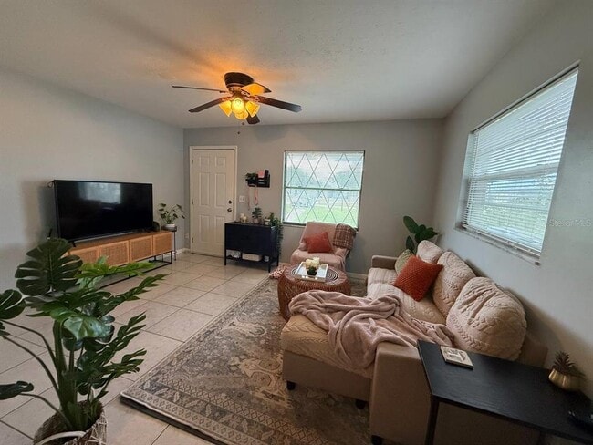 Building Photo - 10812 Hannaway Dr