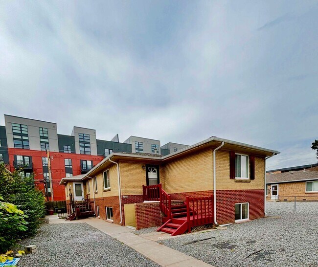 Foto del edificio - Beautiful Apartment Steps from the University of Denver Campus!!