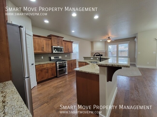 Building Photo - Gorgeous 3 bd + office in Saguaro Canyon. ...