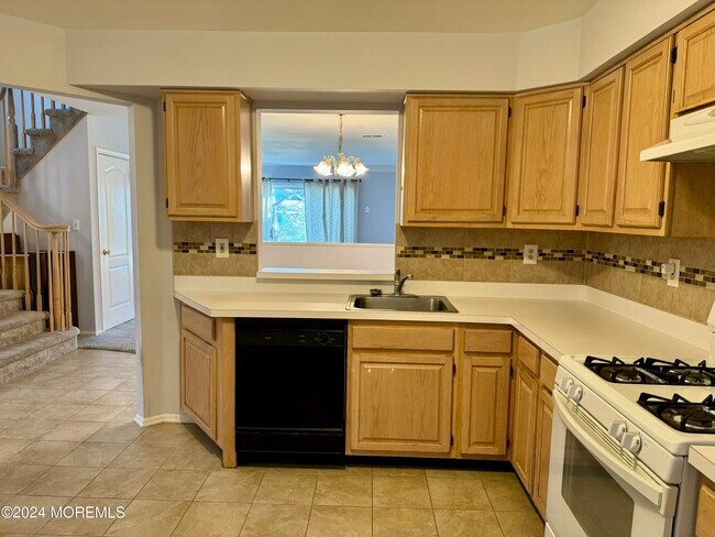 Building Photo - 56 Kensington Ct