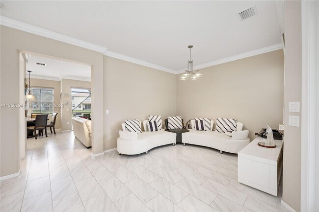 Foto del edificio - 7841 Jewelwood Dr