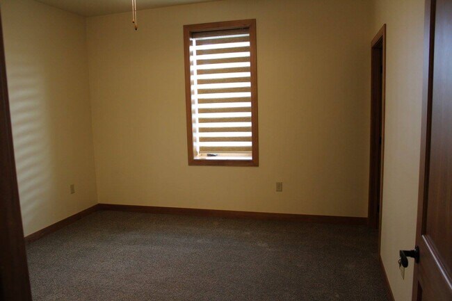 Dormitorio - 1109 S 13th St