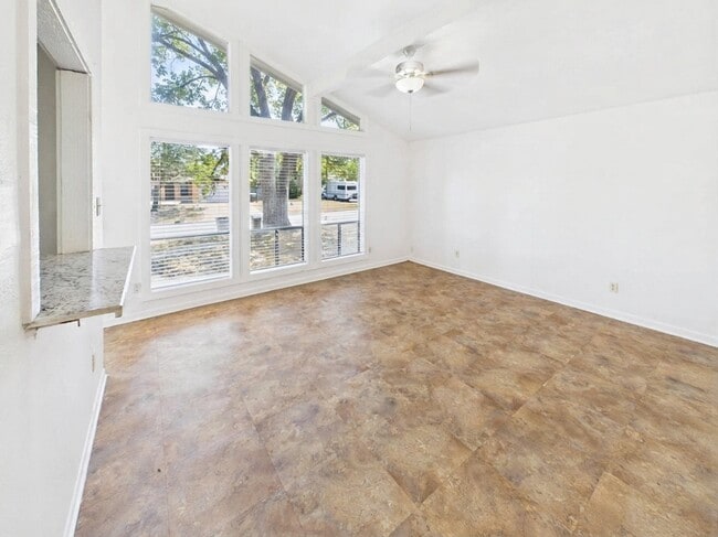 Building Photo - 1013 San Benito Dr