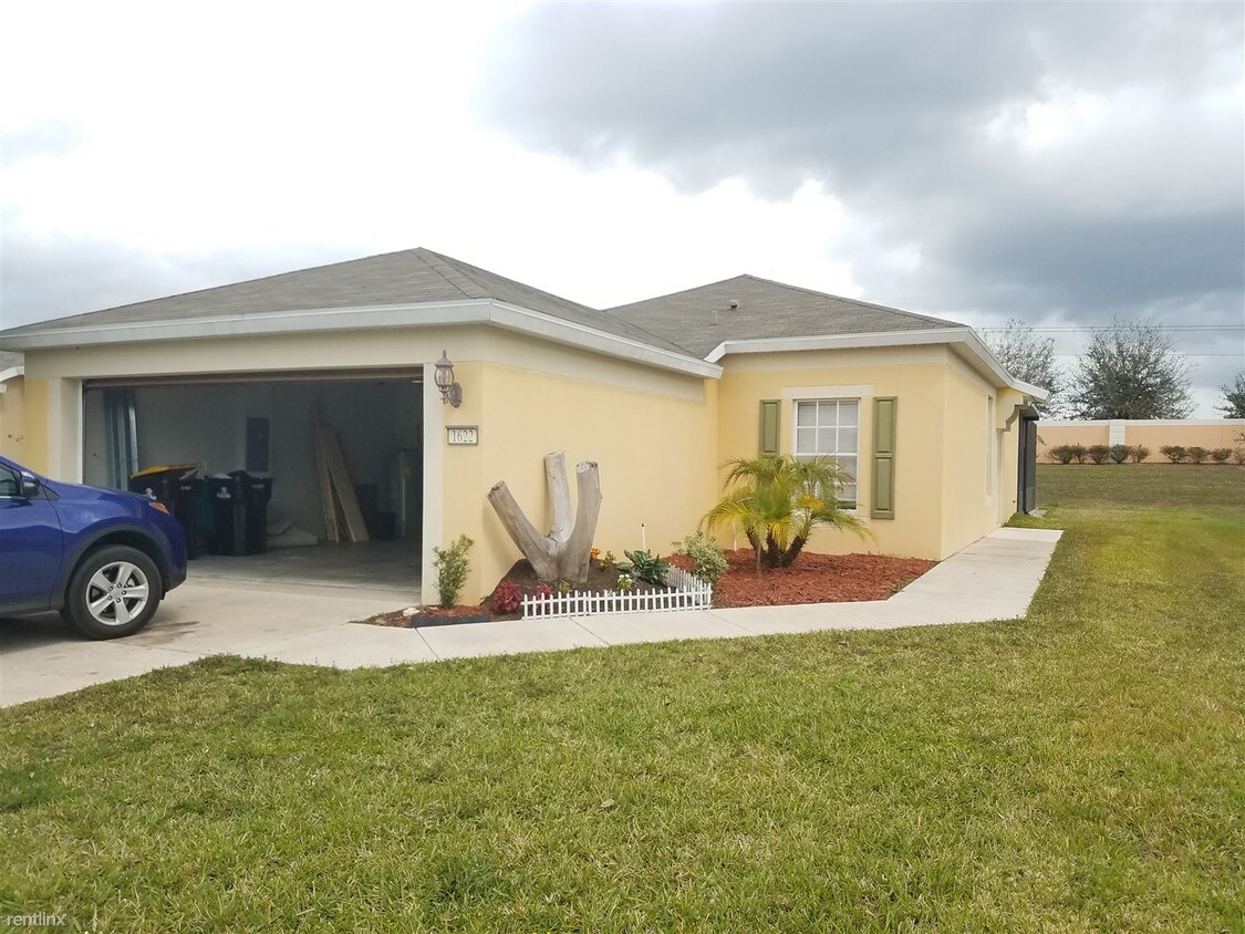 Building Photo - 1622 Dittmer Cir SE