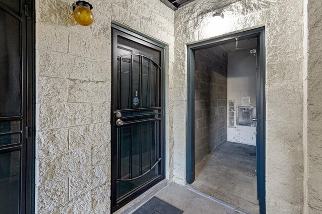 Foto del edificio - 5995 E Iliff Ave