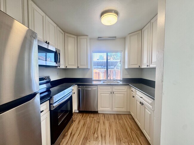 Foto del edificio - Beautifully Updated 2 bed Condo in Antioch...