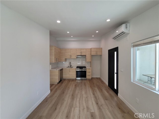 Foto del edificio - 17316 Bircher St