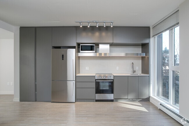 2 BDRM - The Duke
