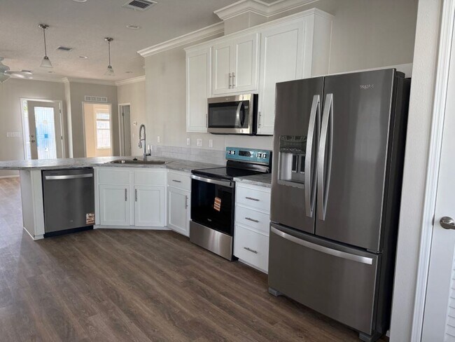 Foto del edificio - 492 Driftwood Dr