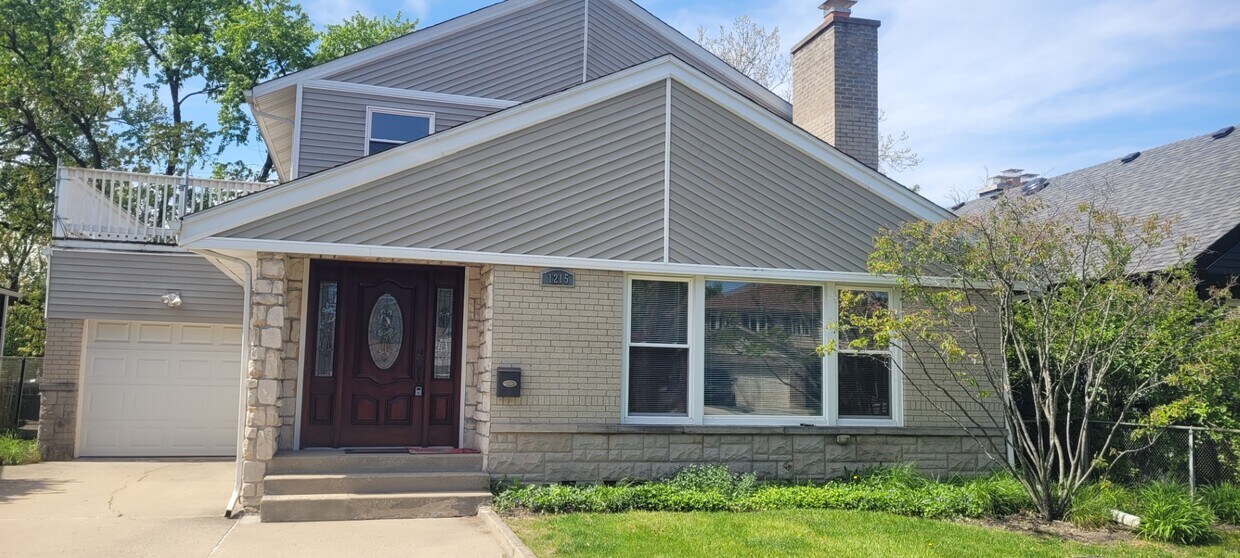 Foto principal - 1215 W Talcott Rd