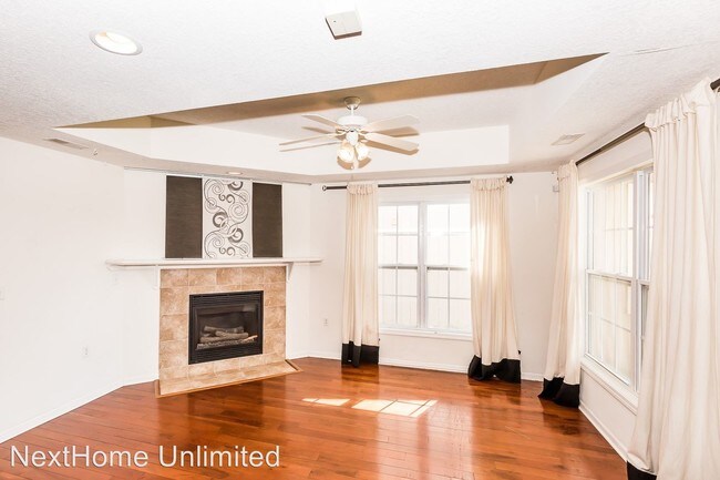 Building Photo - 3 br, 2.5 bath House - 129 E. 7th Street