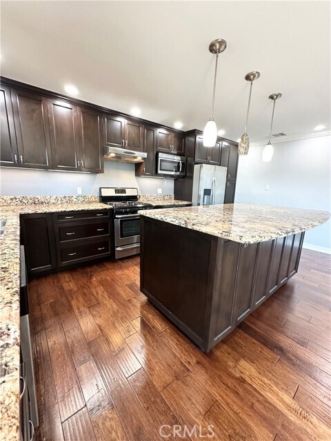 Foto del edificio - 528 E 238th Pl