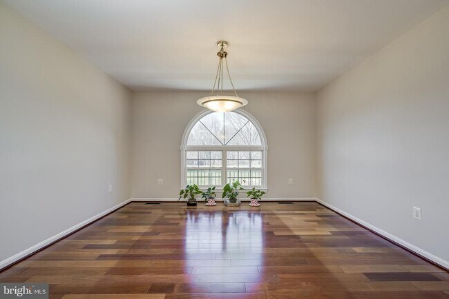 Building Photo - 19900 Belle Chase Dr