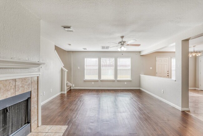 Foto del edificio - 8010 Suffield Glen Ln