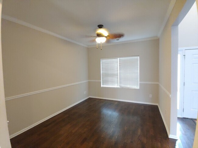 Building Photo - 830 Rock Elm Dr