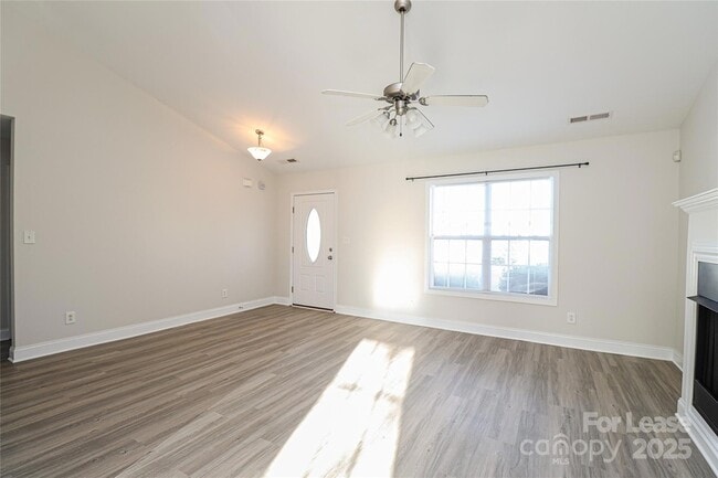 Building Photo - 3007 Laurel Creek Ln
