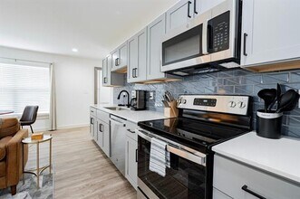 Building Photo - 601 N Ewing Ave