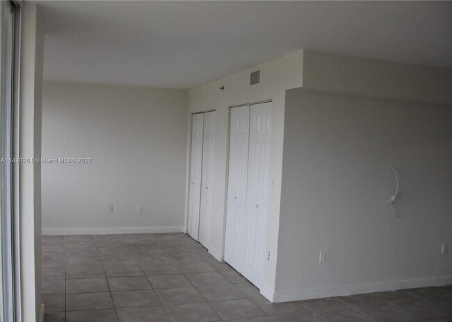 Building Photo - 650 NE 64th St