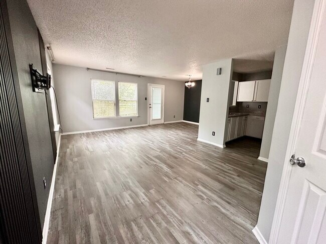 Foto del edificio - Perry Township 3 bedroom 2.5 bathroom