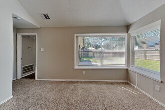 Building Photo - 16315 Chimneystone Dr