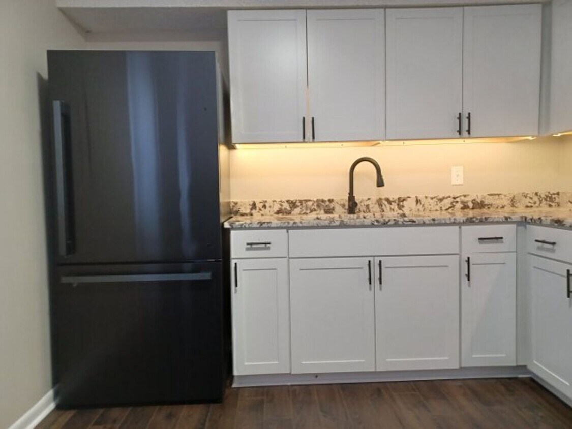 Foto principal - 2 br, 1 bath House - 3413 Elm Hill Pike