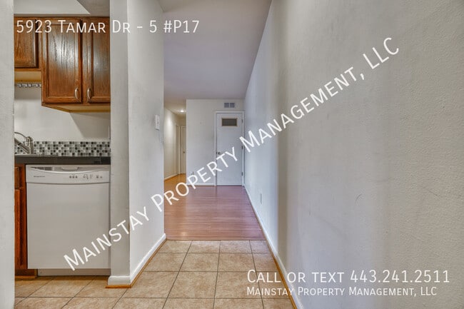 Building Photo - 5923 Tamar Dr