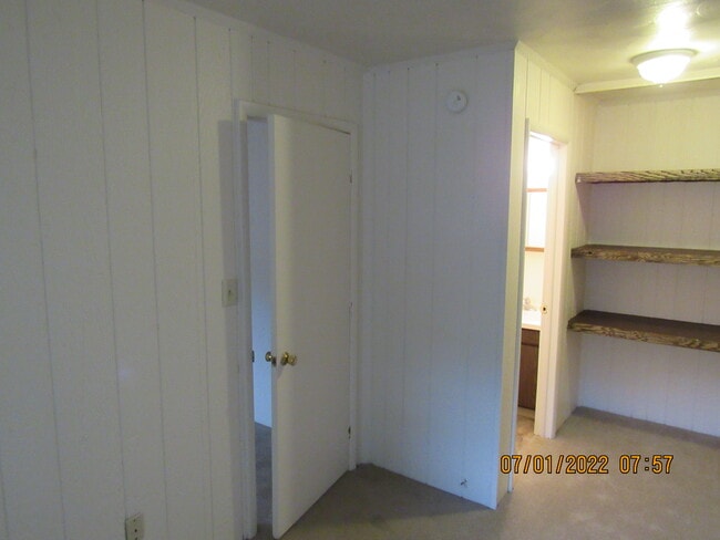 Bedroom - 14250 Riverside Dr