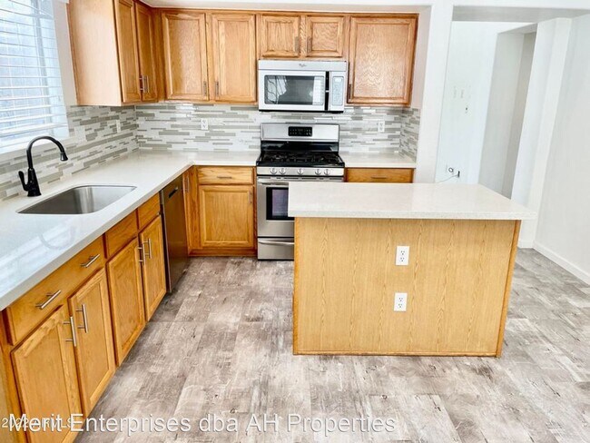 Foto del edificio - 2 br, 2 bath House - 4910 W BEHREND DR