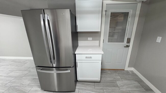 Foto del edificio - 4207 N Linder Ave