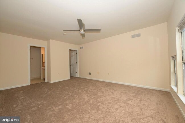 Building Photo - 208 Kelly Ct