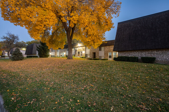 Building Photo - Valley Acres Apartments