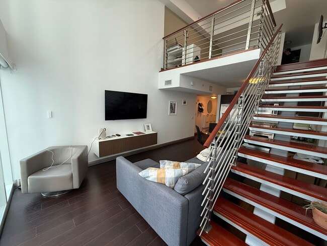 Building Photo - 31 SE 5th St