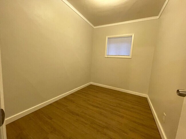 Foto del edificio - 311 E Lincoln Ave