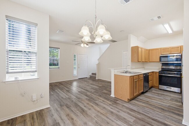 Foto del edificio - 14101 Harris Ridge Blvd