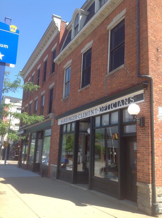 Primary Photo - 405 State St