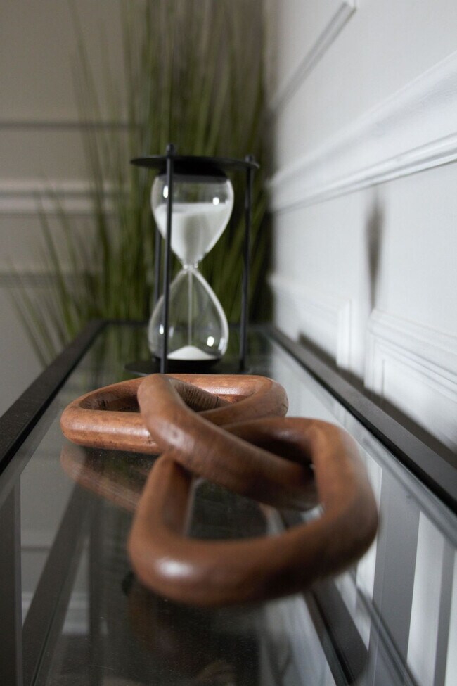 Foto del edificio - 1645 Burks Branch Rd