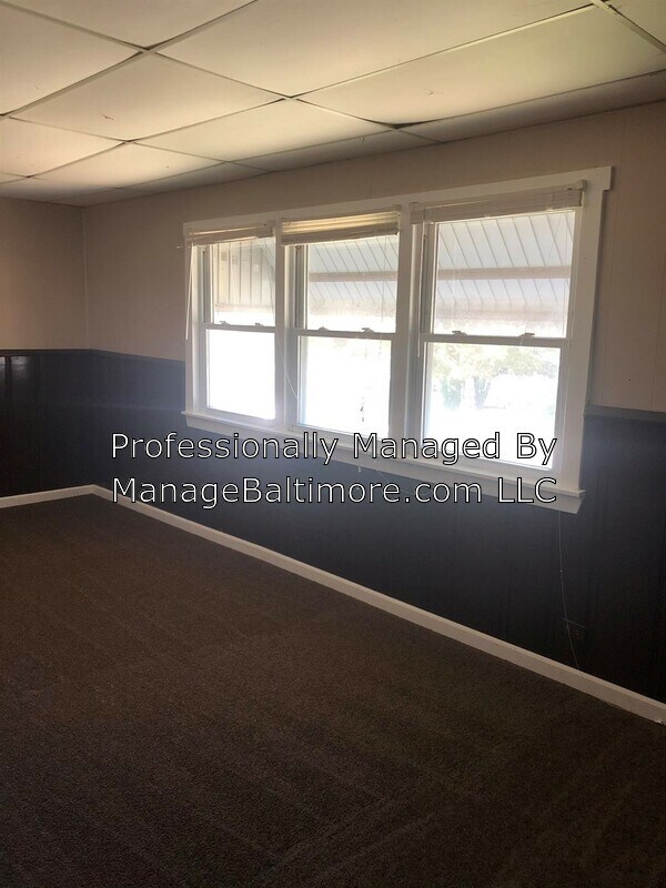Building Photo - 2409 Elsinore Ave