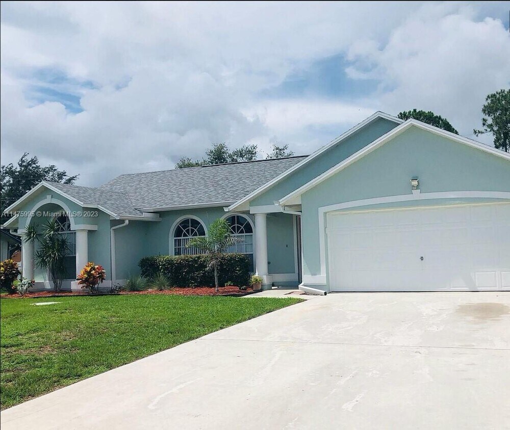 516 SE Felix Ave, Port St. Lucie, FL 34984 House Rental in Port St