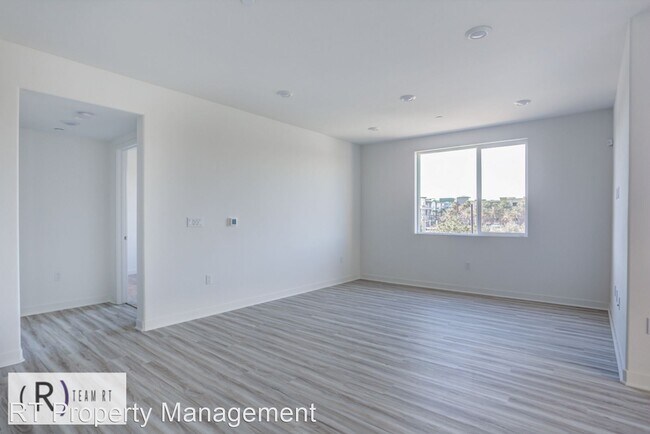 Building Photo - 3 br, 2 bath House - 1406 Meridian St Unit 24