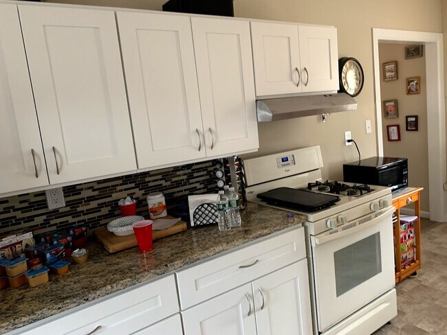 Foto del edificio - 501 Shore Rd