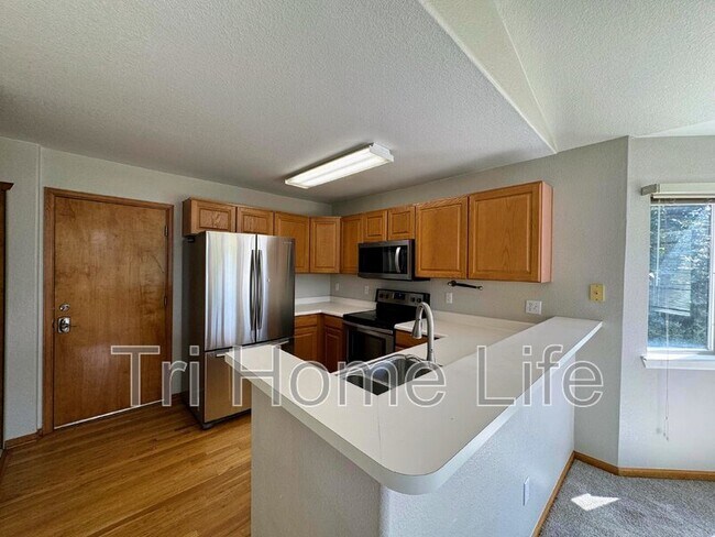 Building Photo - 15921 Bluebonnet Dr