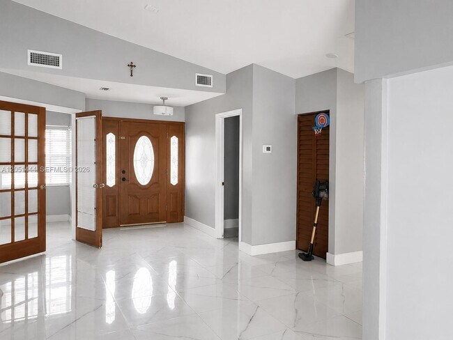 Building Photo - 6760 SW 156th Ct